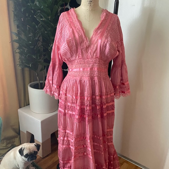 M/L Pink 1960s Mexican Wedding Dress - Picture 3 of 8